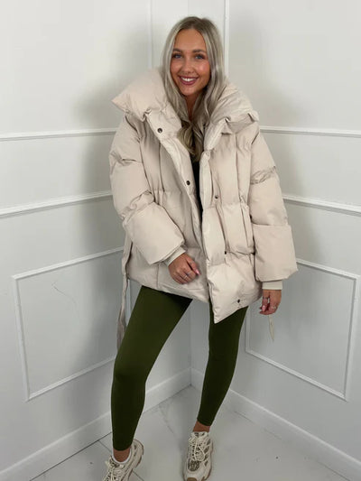 Karly™ | Kurze Pufferjacke mit Gürtel